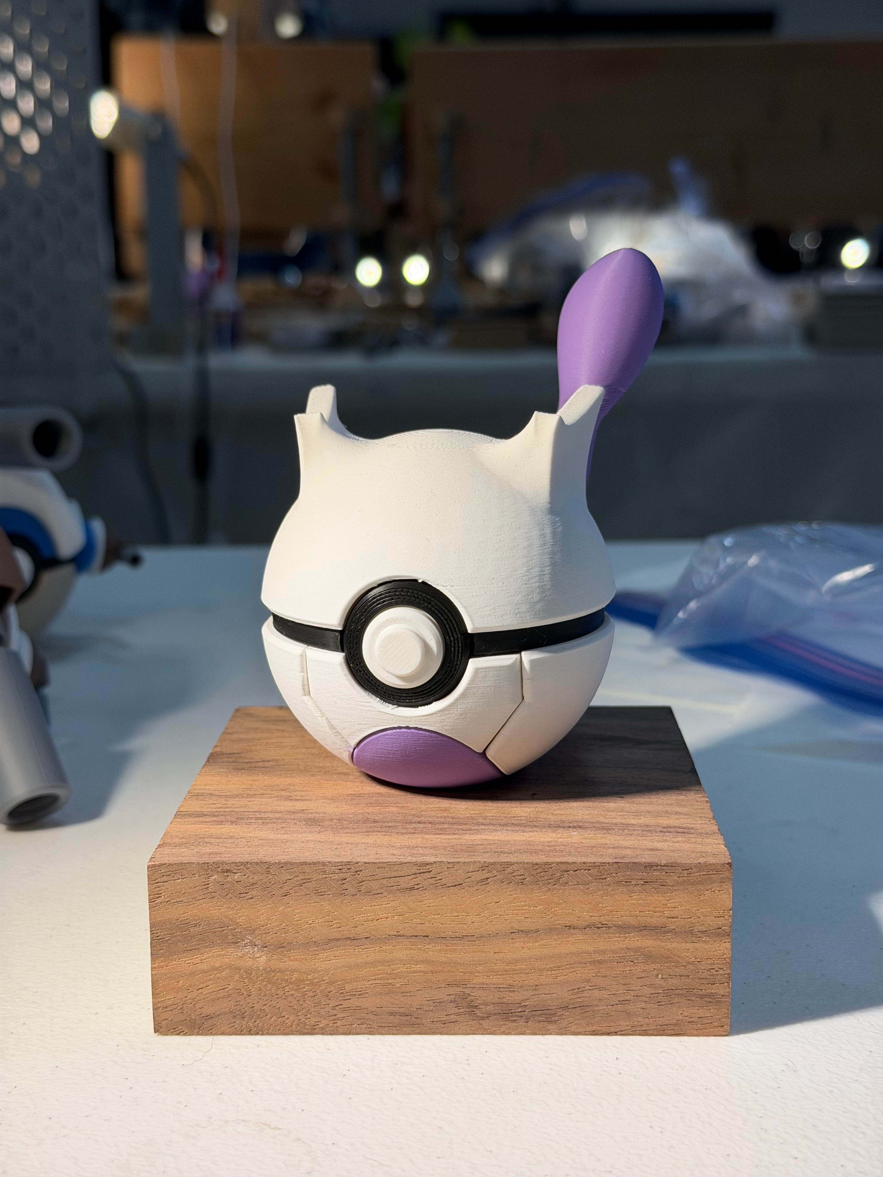 Mewtwo pokeball