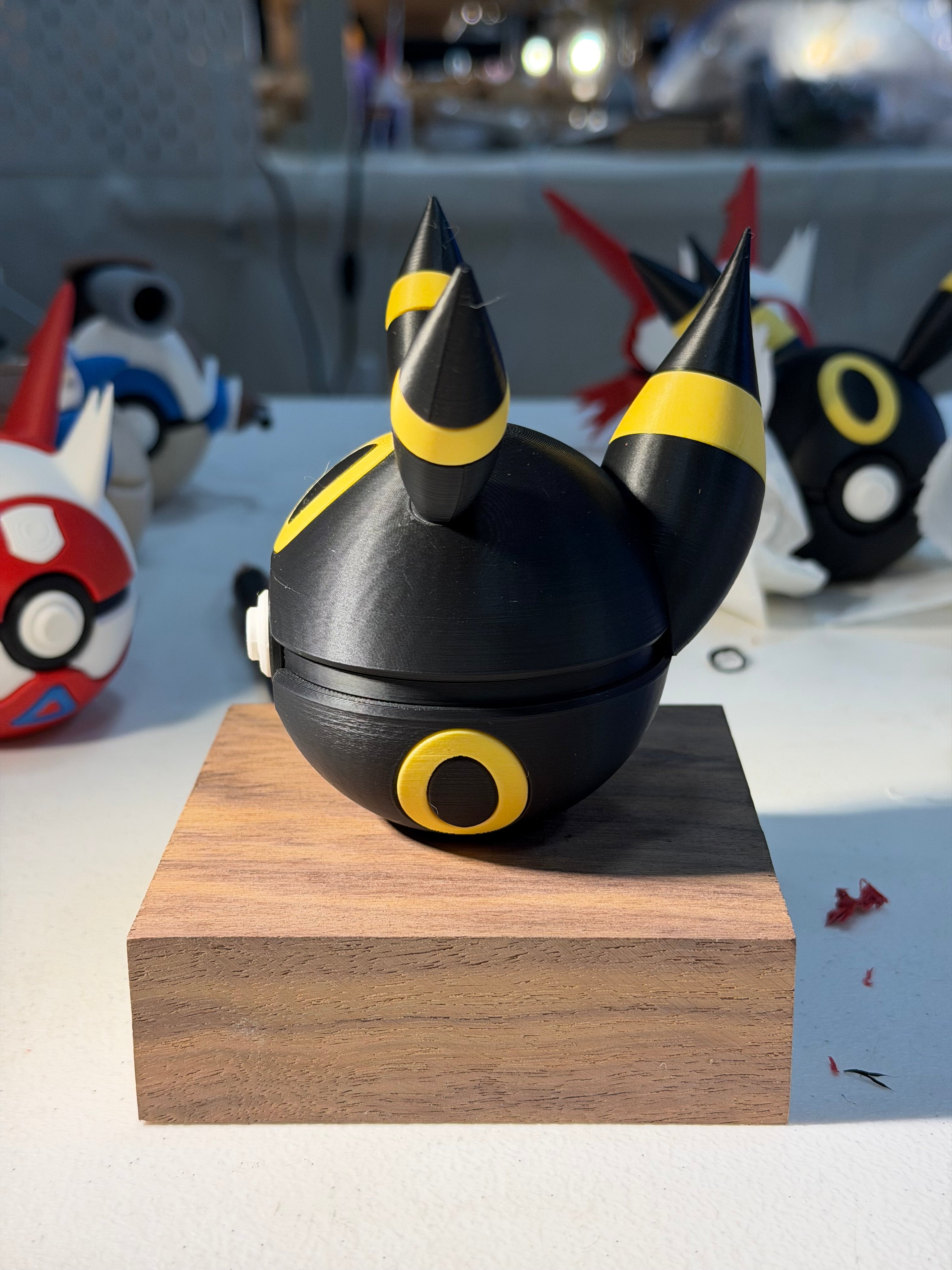 Umberon pokeball