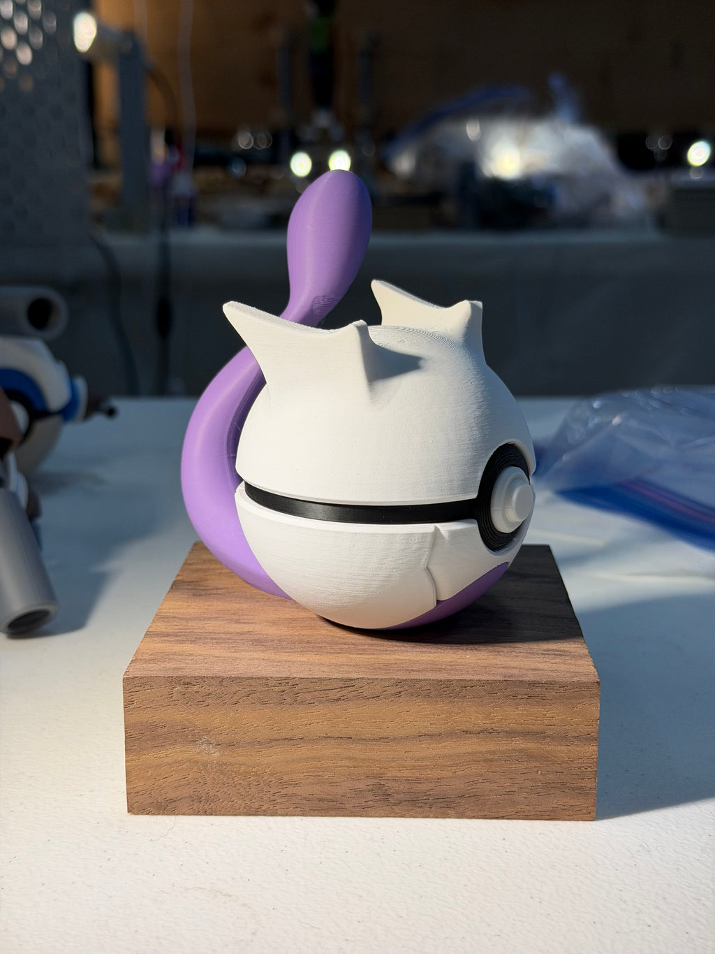 Mewtwo pokeball