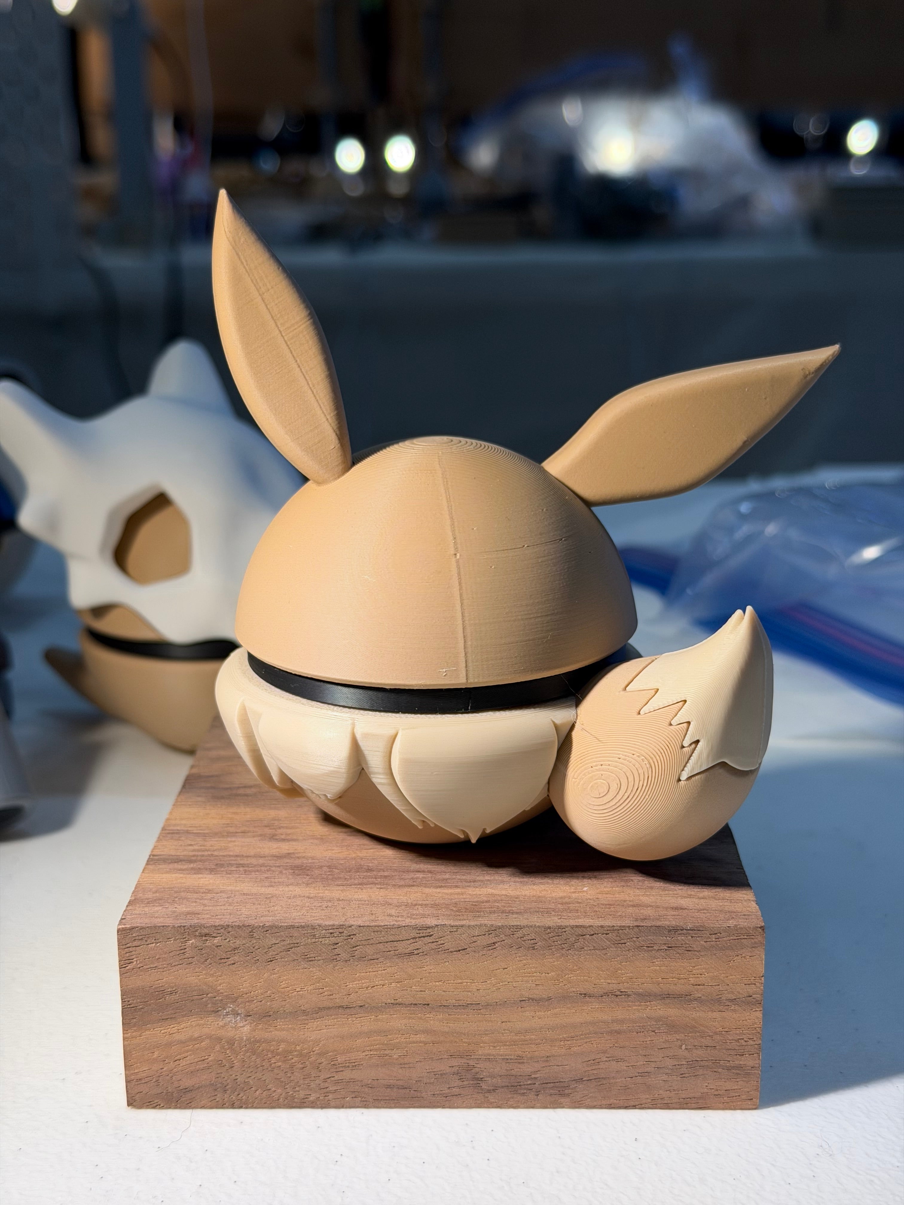 Eevee pokeball