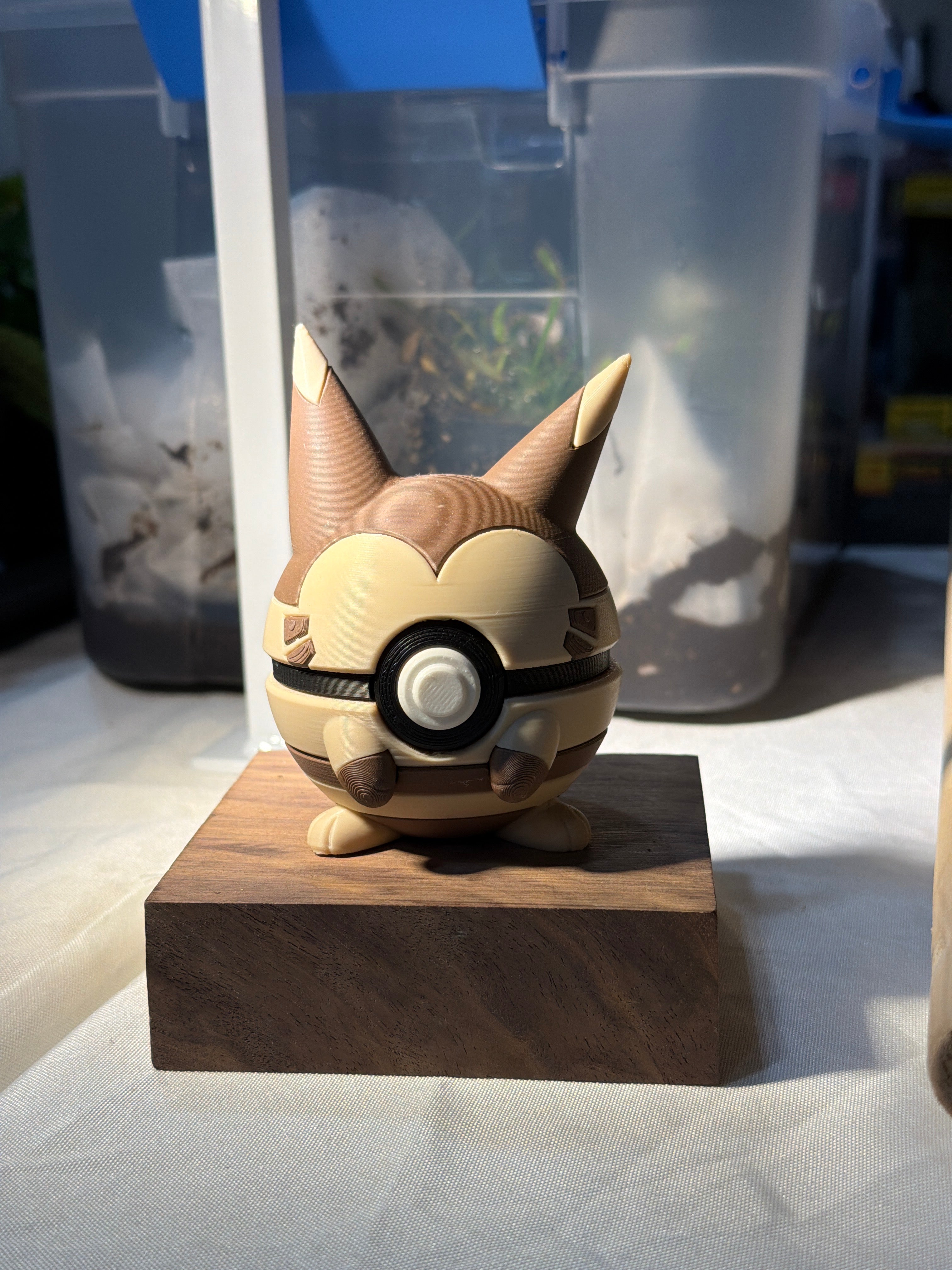 Furret pokeball