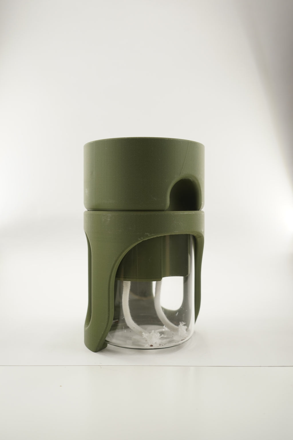 Vesi | Self water planter