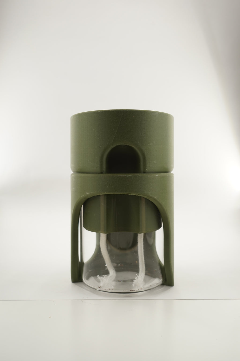 Vesi | Self water planter