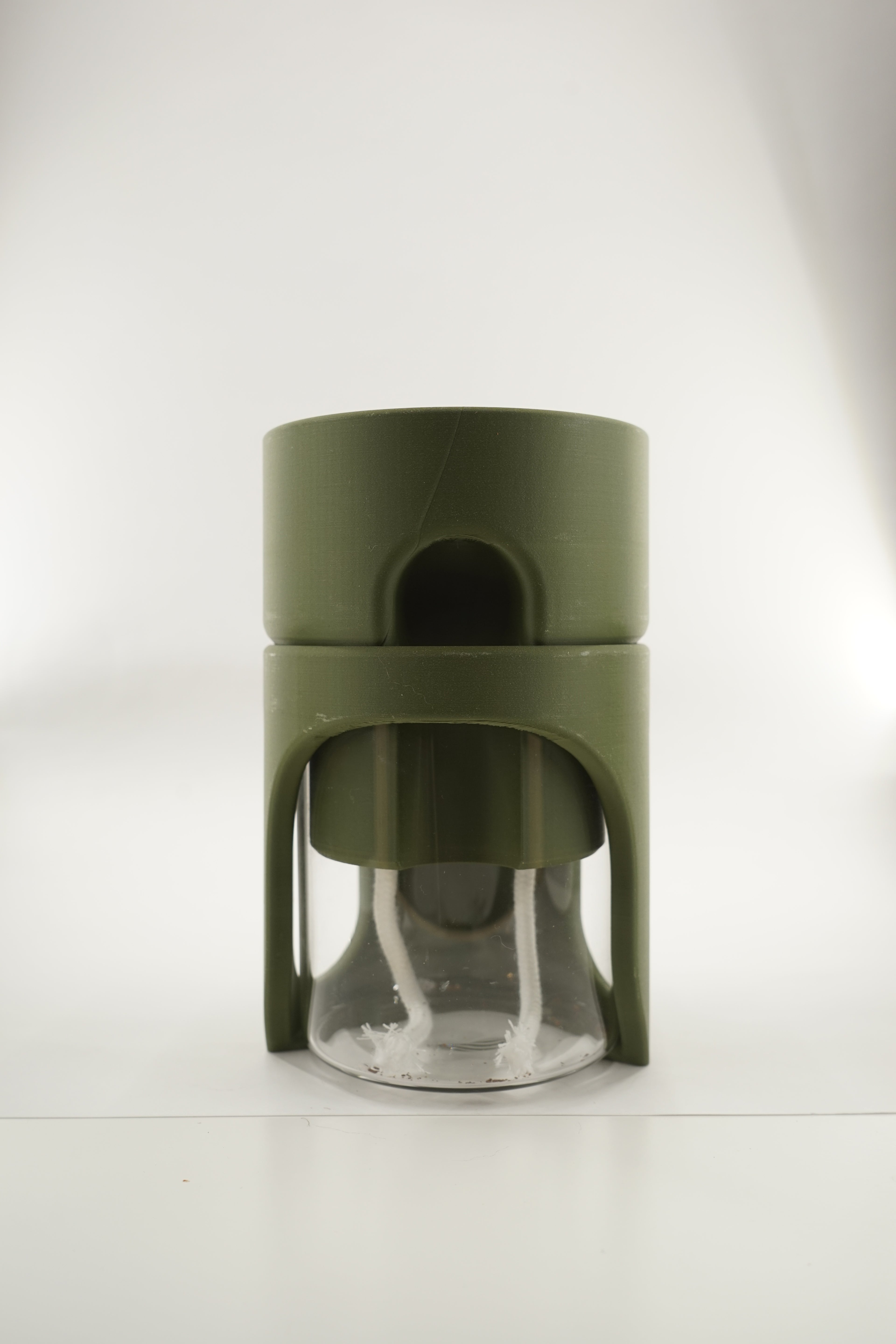 Vesi | Self water planter