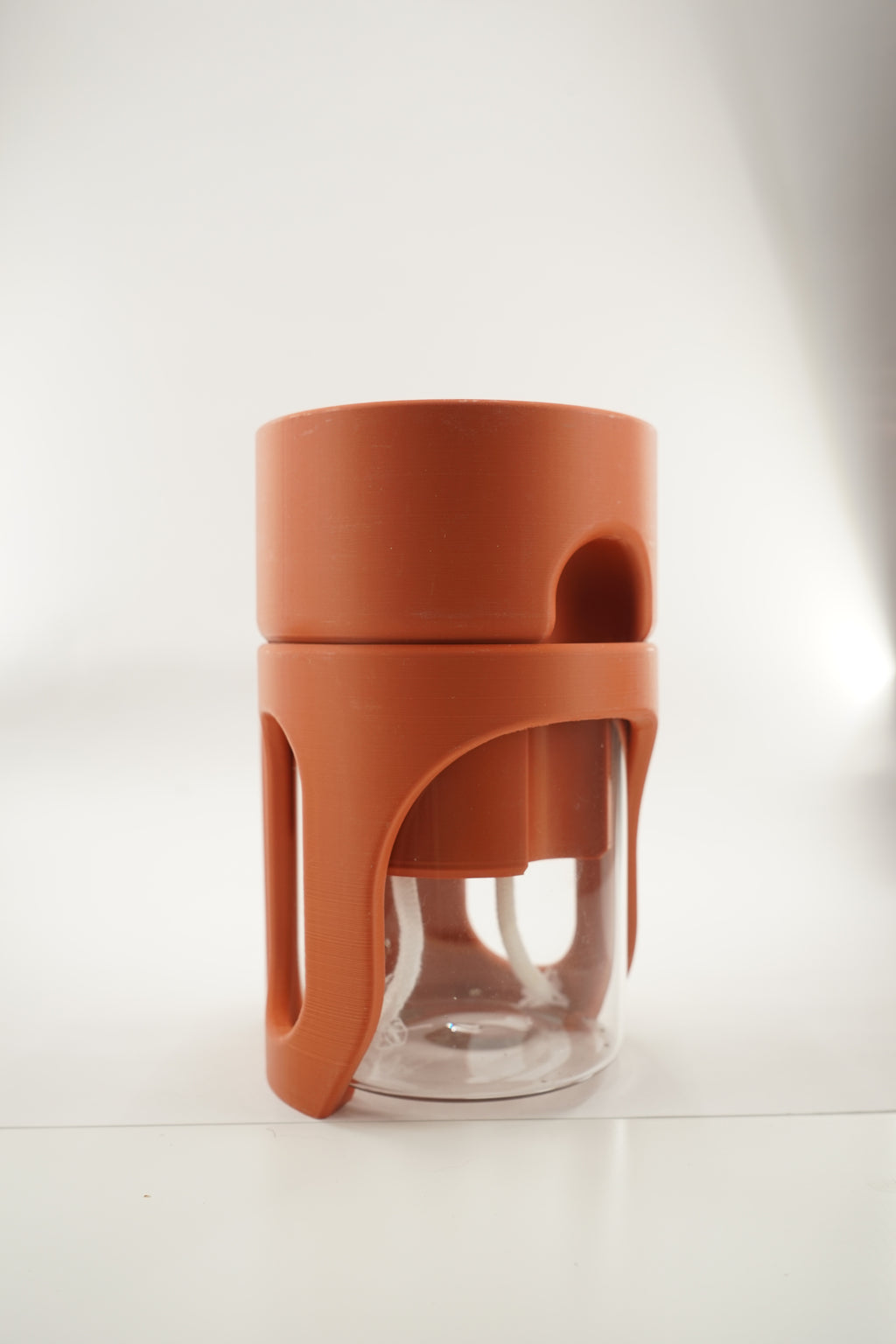 Vesi | Self water planter