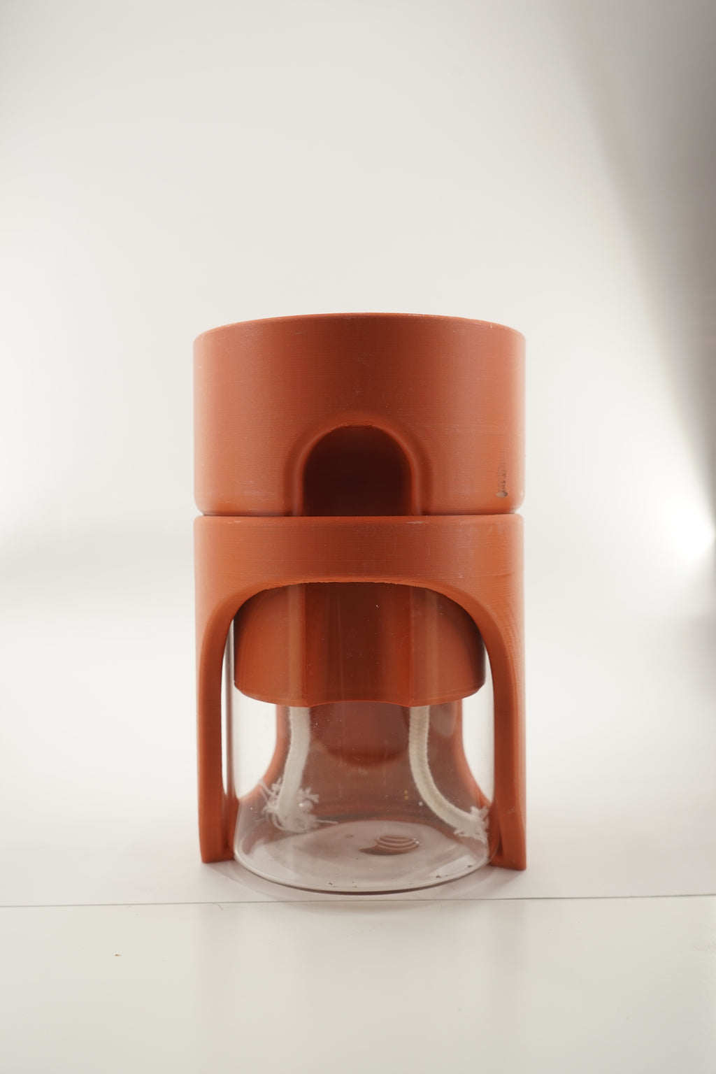 Vesi | Self water planter