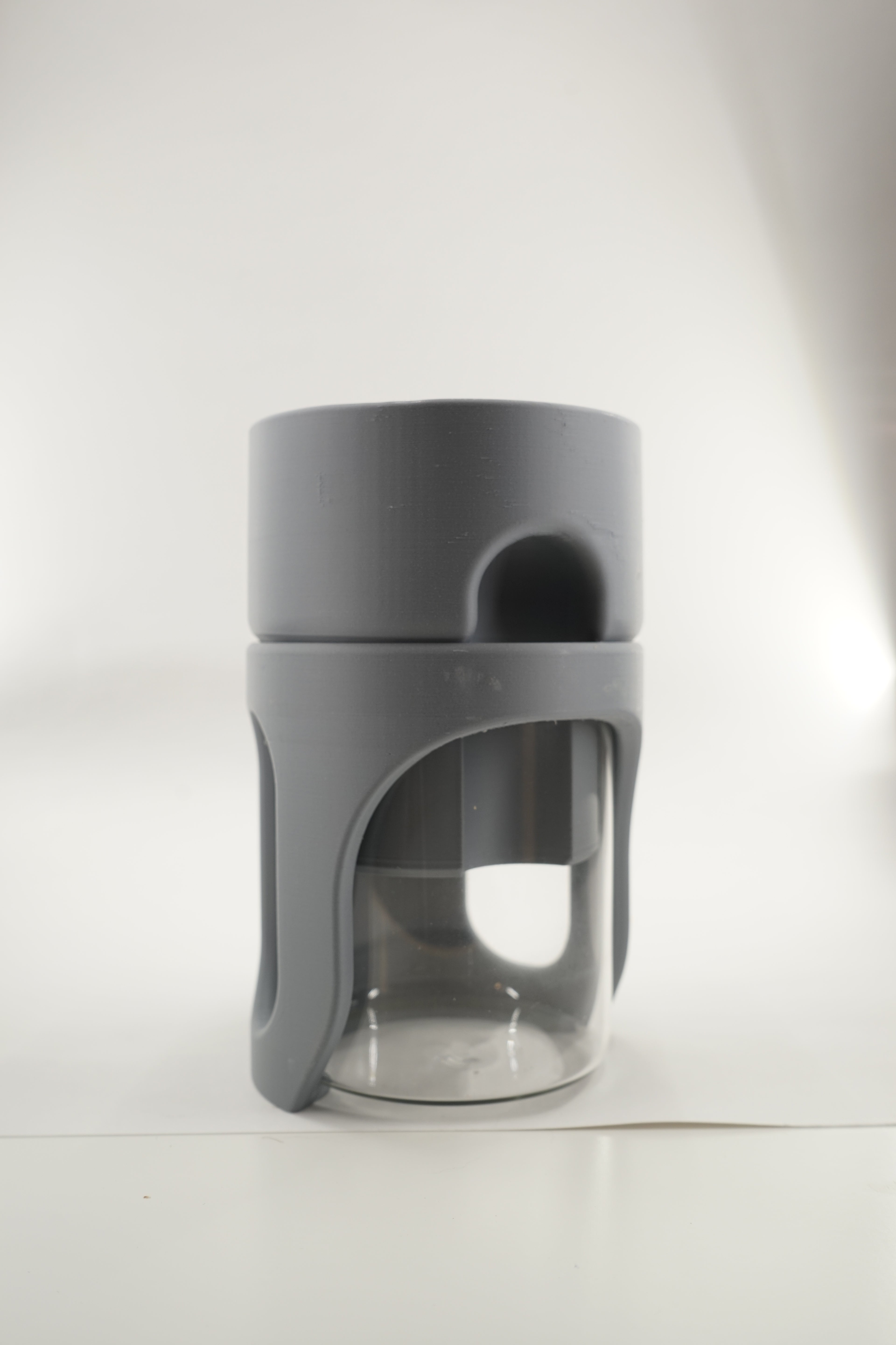 Vesi | Self water planter