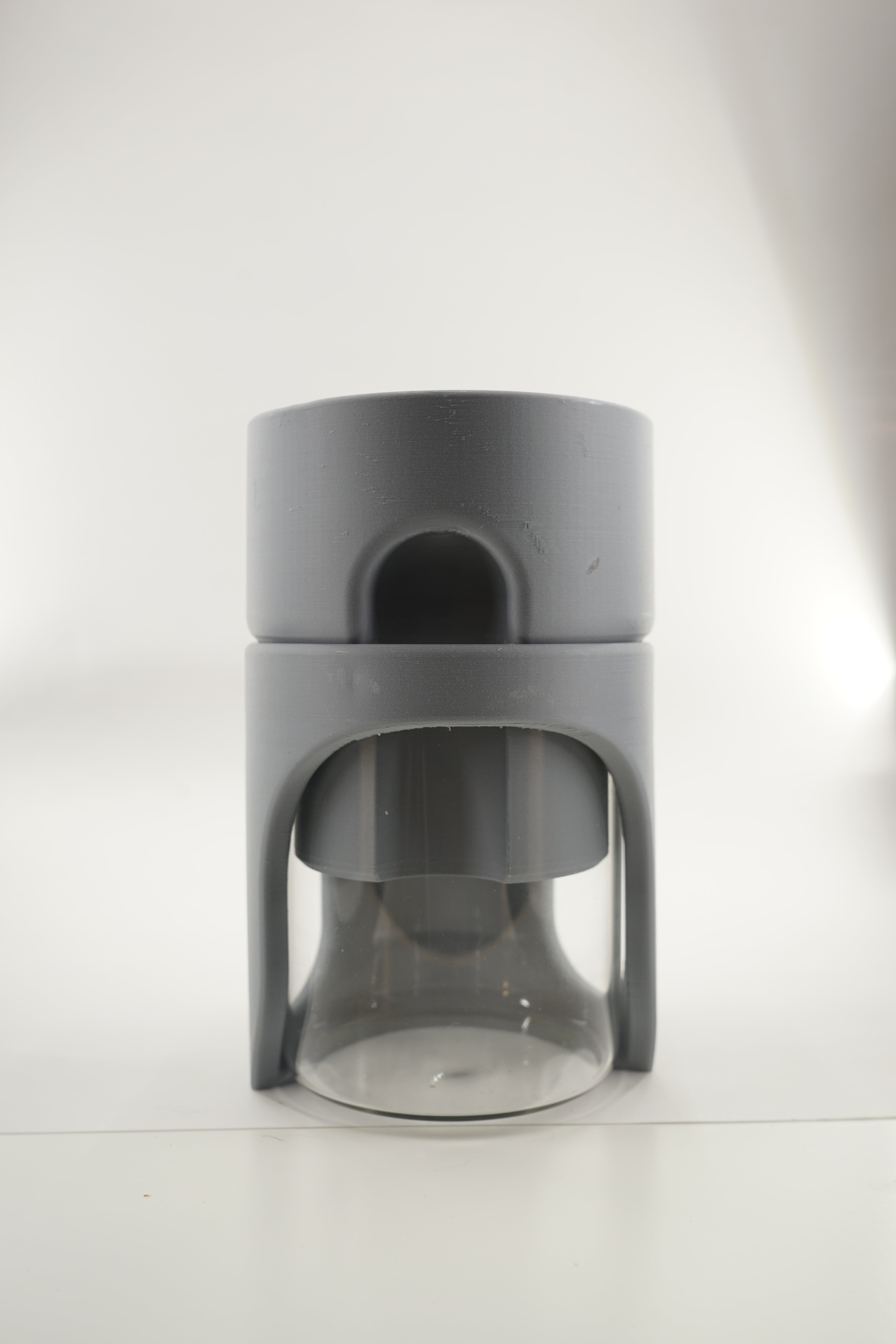 Vesi | Self water planter